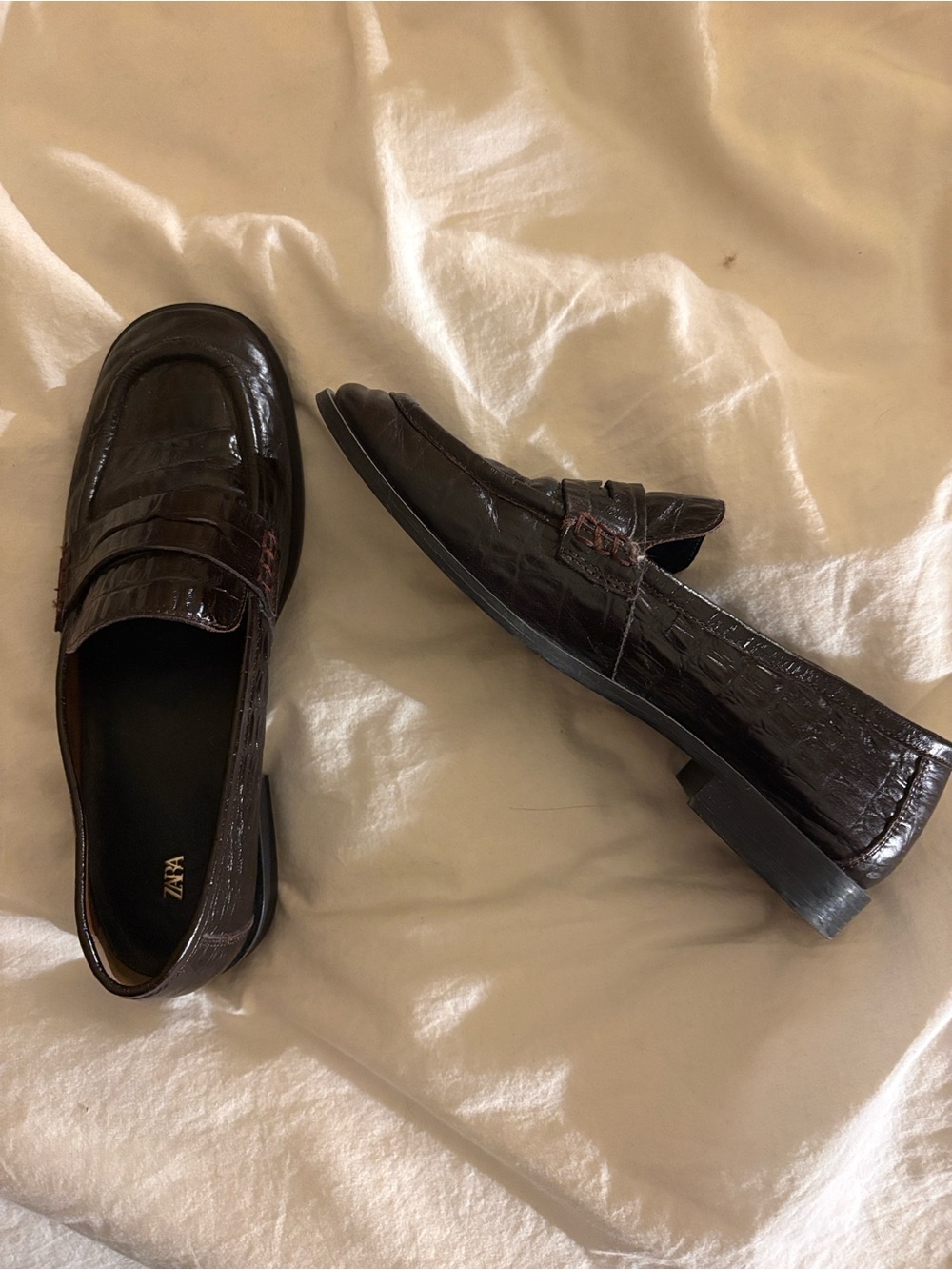ZARA Dark Burgundy's Croc-Embossed Women’s Patent Loafers – Size 8